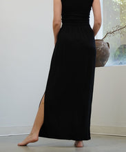 Load image into Gallery viewer, Bamboo Classic Maxi Skirt (Black/Slate Navy)