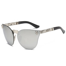 Load image into Gallery viewer, Skull Frame Metal Temple High Quality Sunglasses