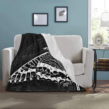 Load image into Gallery viewer, Insect Models: Beautiful Butterflies 02-01 Designer Ultra-Soft Micro Fleece Blanket 30&quot;x 40&quot;
