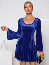 Load image into Gallery viewer, Pleated Blue Long Sleeve U-neck Velvet Mini Dress