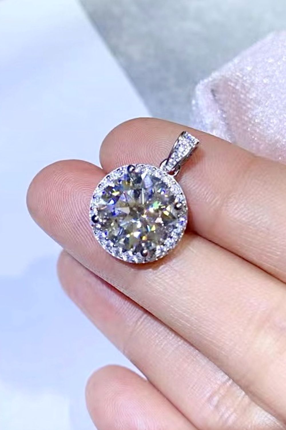 10 Carat Moissanite Platinum Plated Emerald Gemstone Pendant Necklace