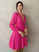 Cargar imagen en el visor de la galería, Rose Red V-neck Puff Sleeve A-line Smock Waist Mini Dress