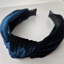 Cargar imagen en el visor de la galería, Solid Color Velvet Knotted Headband (4 colors)