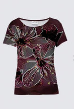 Cargar imagen en el visor de la galería, Estampados florales: Flores de cerezo pictóricas 01-04 Camiseta del diseñador K Smith