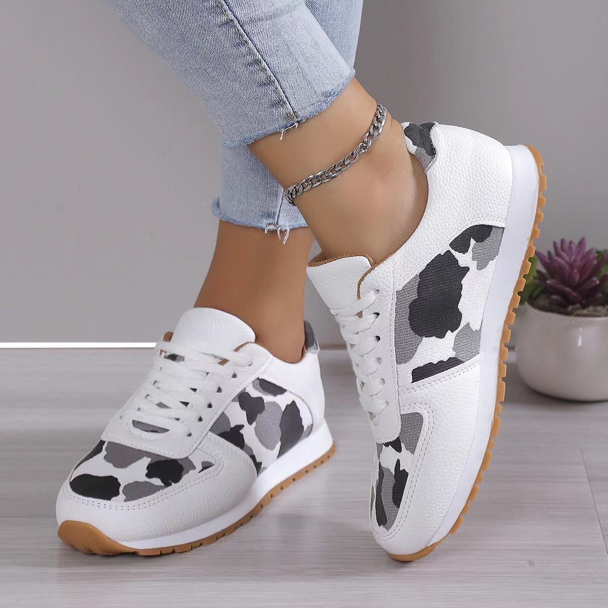 Fashion Print Lace Up Women Sneakers (4 styles)