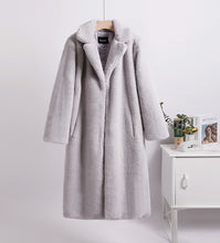 Cargar imagen en el visor de la galería, Mink Fleece Faux Fur Stitching Contrast Color Trench Coat for Women (9 colors)
