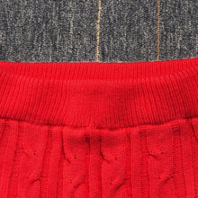 Cargar imagen en el visor de la galería, Conjunto de dos piezas de suéter de punto de manga larga y pantalones cortos ajustados