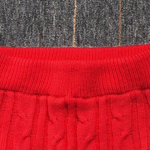 Conjunto de dos piezas de suéter de punto de manga larga y pantalones cortos ajustados