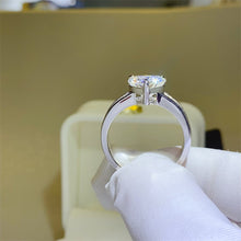 Cargar imagen en el visor de la galería, 3 Carat Moissanite 925 Sterling Silver Heart Cut Solitaire Ring