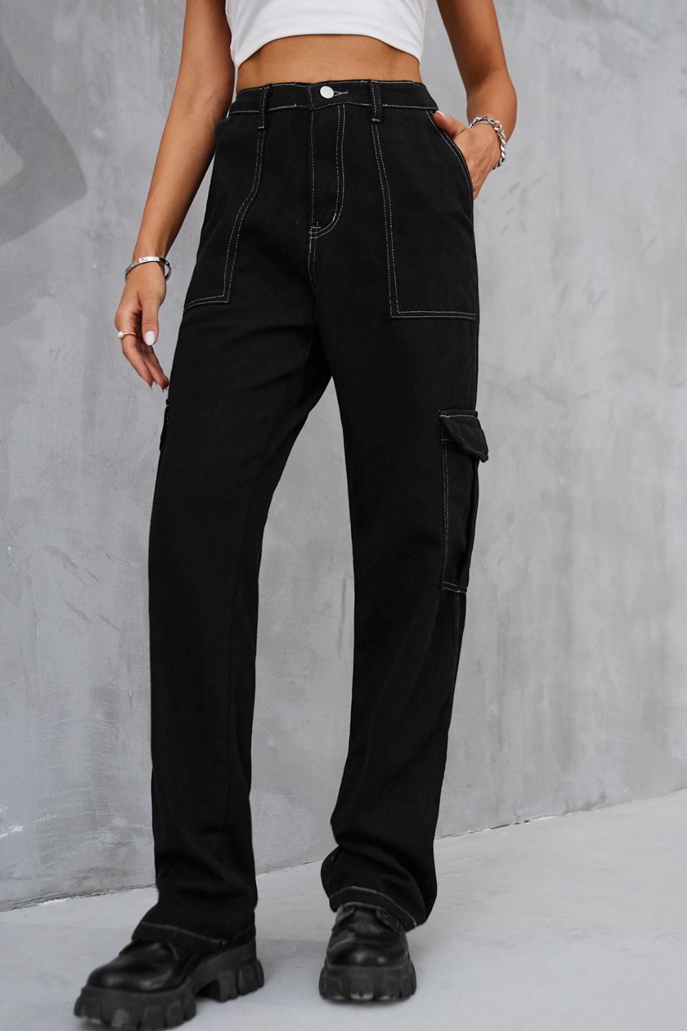 Straight Leg Women Jeans with Pockets