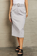 Cargar imagen en el visor de la galería, HYFVE Falda midi profesional de algodón con hebillas y bolsillos en gris claro