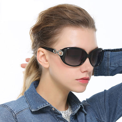 Gafas de sol polarizadas de plástico clásicas para mujer