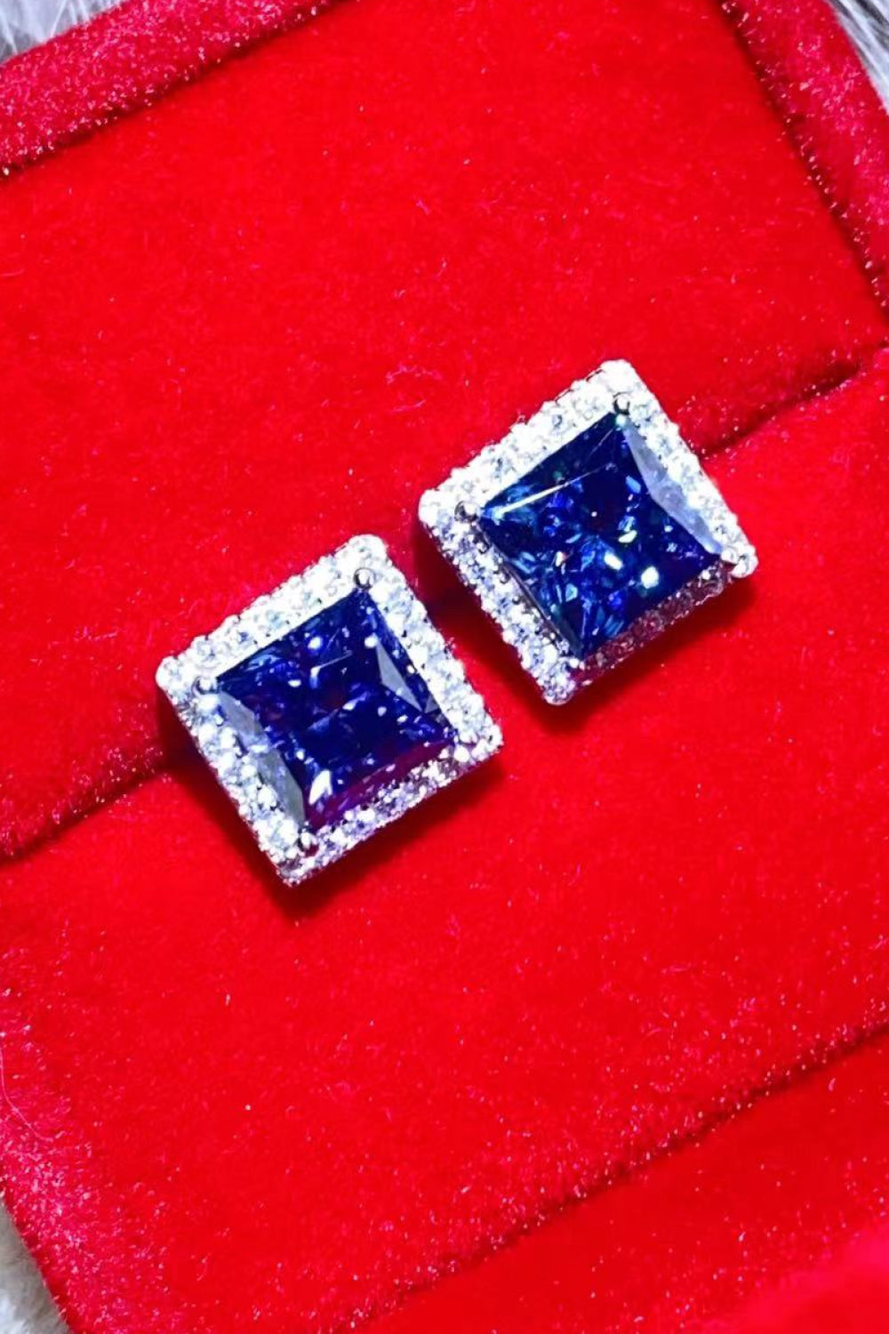 Square Shaped 925 Sterling Silver 4 Carat Moissanite Stud Earrings