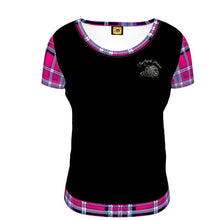 Cargar imagen en el visor de la galería, TRP Twisted Patterns 06: Digital Plaid 01-04A Camiseta de diseñador con cuello redondo para mujer 