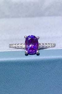 Anillo de 4 puntas de moissanita morado de 1 quilate