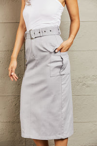 HYFVE Falda midi profesional de algodón con hebillas y bolsillos en gris claro