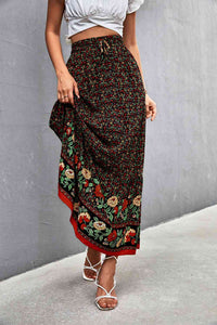 Falda larga atada con estampado floral (negro/rojo intenso)