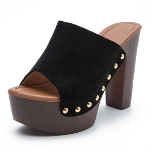 Leather Round Toe Platform Rivet Sandals
