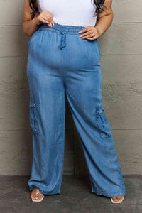Pantalones anchos cargo de mezclilla con cordón elástico y cintura alta