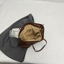 Cargar imagen en el visor de la galería, Bolso tote de piel sintética (chocolate, negro, camello)