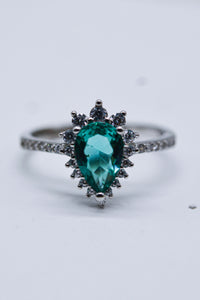 Anillo con forma de pera y turmalina Paraiba